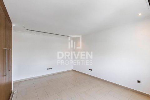 Вилла с 4 спальнями в Jumeirah Park, ОАЭ №138226 16