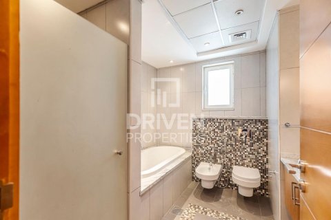 Вилла с 4 спальнями в Jumeirah Park, ОАЭ №138226 24