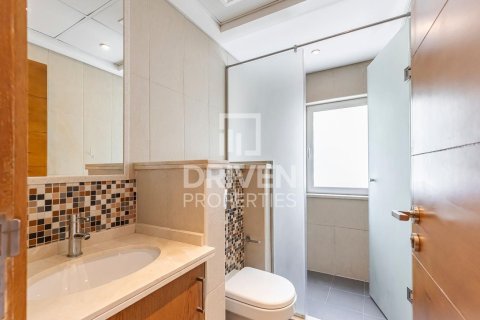 Вилла с 4 спальнями в Jumeirah Park, ОАЭ №138226 23