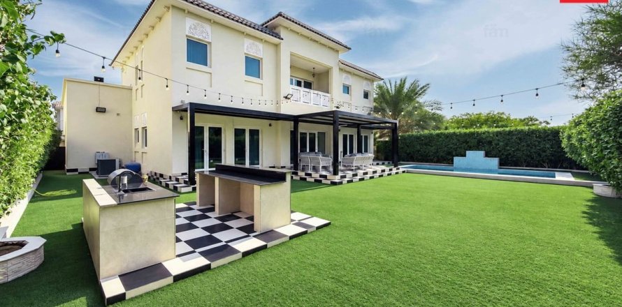 Villa de 4 dormitorios en Al Furjan, UAE No. 210766