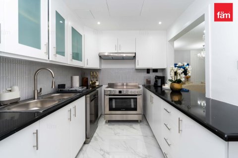 3 bedrooms Apartment in Dubai, UAE No. 210767 11