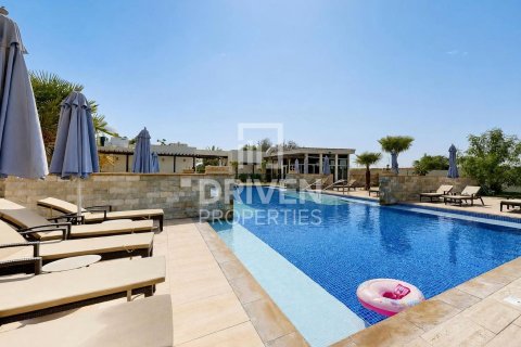 Villa de 3 dormitorios en Dubai Land, UAE No. 191408 25