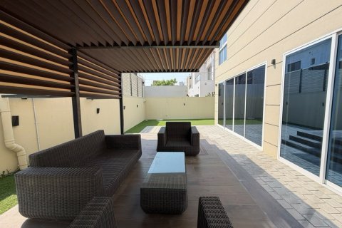 5 bedrooms Villa in Al Barsha, UAE No. 203539 25