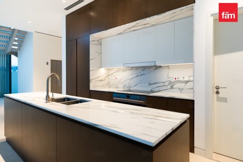 4 bedrooms Villa in Dubai, UAE No. 131384 5