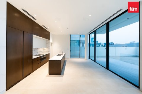 4 bedrooms Villa in Dubai, UAE No. 131384 4