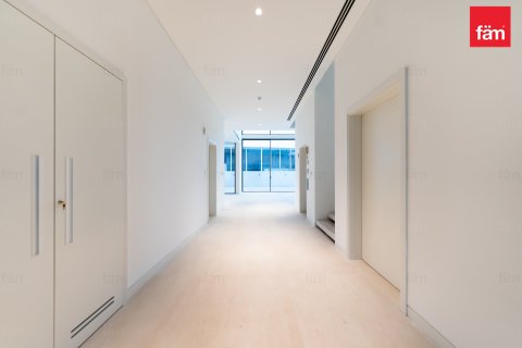 4 bedrooms Villa in Dubai, UAE No. 131384 9