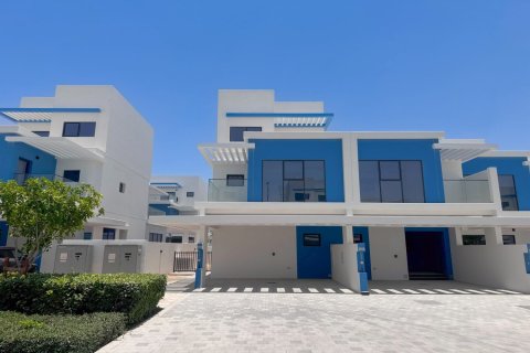 Townhouse de 5 dormitorios en Damac Lagoons, UAE No. 162588 3