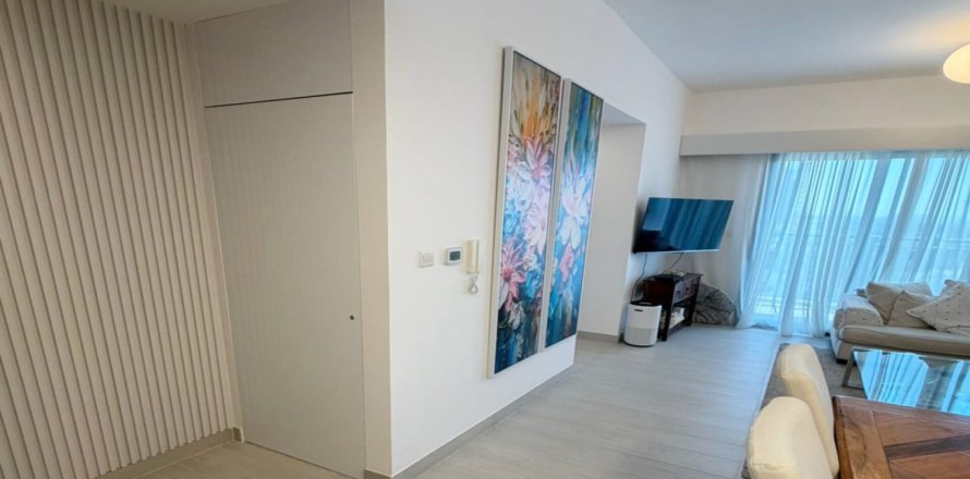 Квартира с 2 спальнями в Zahra Apartments, ОАЭ №162584