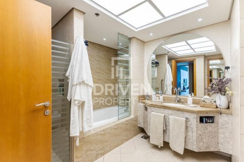 Квартира с 3 спальнями  №121601 17