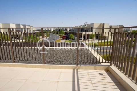 3 bedrooms Villa in EMAAR South, UAE No. 136358 4