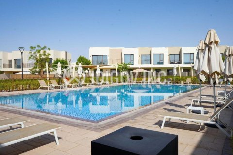 3 bedrooms Villa in EMAAR South, UAE No. 136358 24