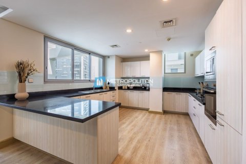 Квартира с 3 спальнями №127519 16