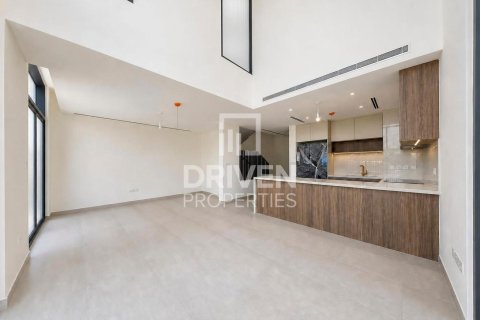 4 bedrooms Villa in Mudon, UAE No. 206844