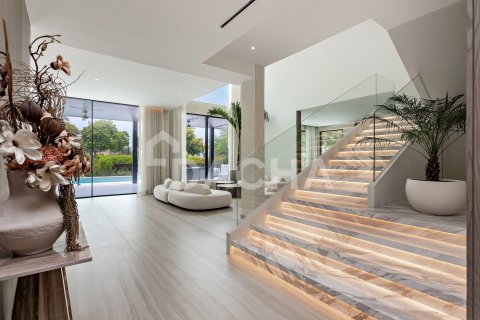 Villa de 5 dormitorios en Jumeirah Islands, UAE No. 200304 8
