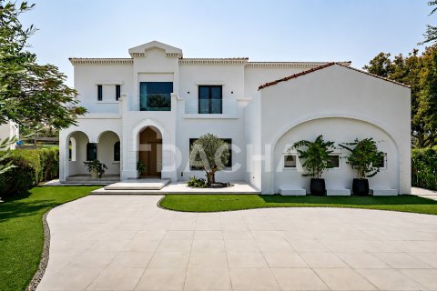 Villa de 5 dormitorios en Jumeirah Islands, UAE No. 200304