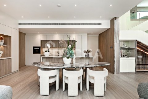 Villa de 5 dormitorios en Jumeirah Islands, UAE No. 200304 4
