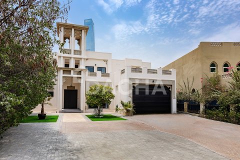 Villa de 4 dormitorios en Jumeirah Islands, UAE No. 200306 3