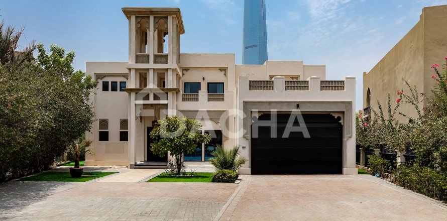 Villa de 4 dormitorios en Jumeirah Islands, UAE No. 200306
