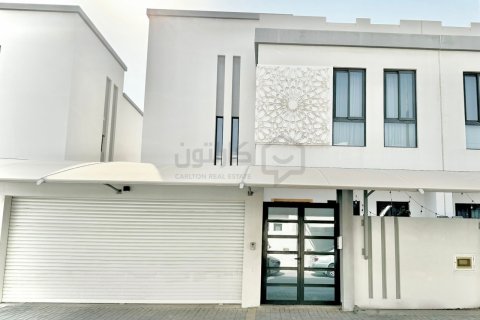 4 bedrooms Villa in Hamad Town, Bahrain No. 59242 1
