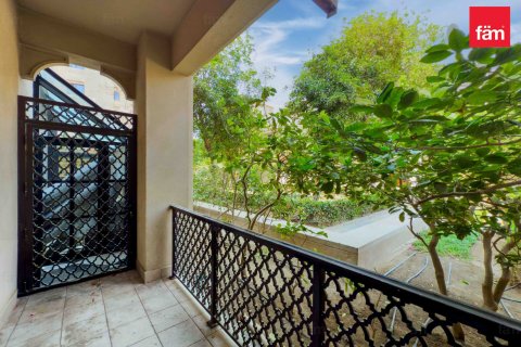 Apartment de 2 dormitorios en Old Town, UAE No. 205401