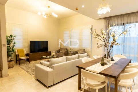5 bedrooms Villa in Abu Dhabi, UAE No. 44259 6