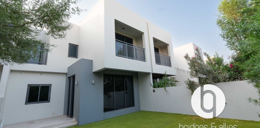 Villa de 3 dormitorios en Dubai Hills Estate, UAE No. 200093