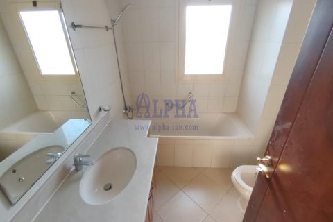 4 bedrooms Villa in Al Hamra Village, UAE No. 142068 13