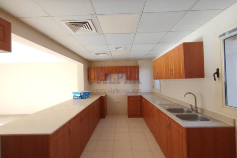 4 bedrooms Villa in Al Hamra Village, UAE No. 142068 8