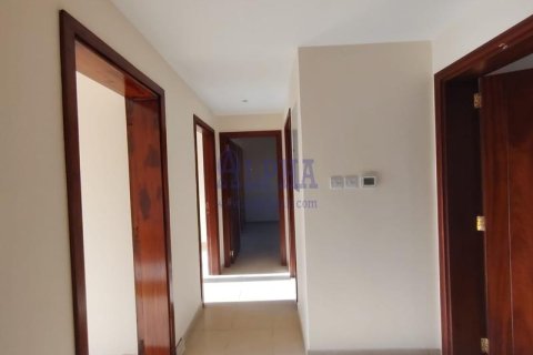 4 bedrooms Villa in Al Hamra Village, UAE No. 142068 10