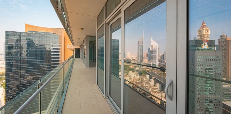 Apartment de 3 dormitorios en DIFC, UAE No. 187807