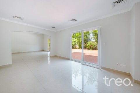 3 غرف نوم فيلا في Meadows, الإمارات العربية المتحدة رقم 173480 3