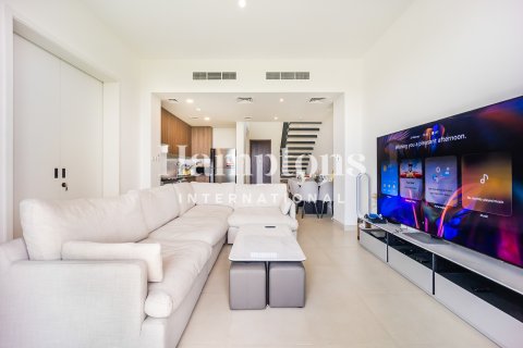 4 bedrooms Townhouse in Dubai, UAE No. 145903 10