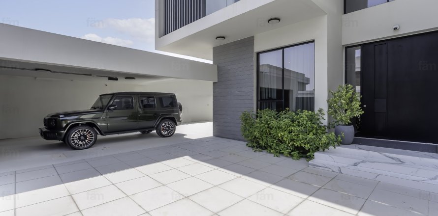 5 bedrooms Villa in Jumeirah Park, UAE No. 109650