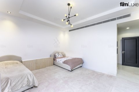 Villa de 5 dormitorios  No. 109650 28