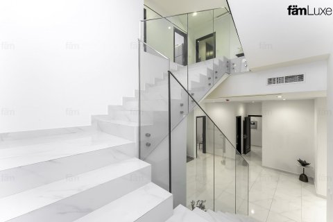 Villa de 5 dormitorios  No. 109650 17