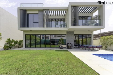 Villa de 5 dormitorios  No. 109650 2