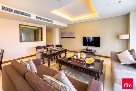 Квартира с 3 спальнями  №120459 3