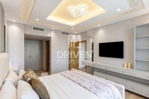 Apartment de 2 dormitorios en The Views, UAE No. 188599 8