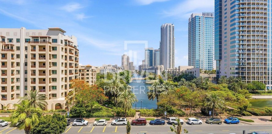 Apartment de 2 dormitorios en The Views, UAE No. 188599