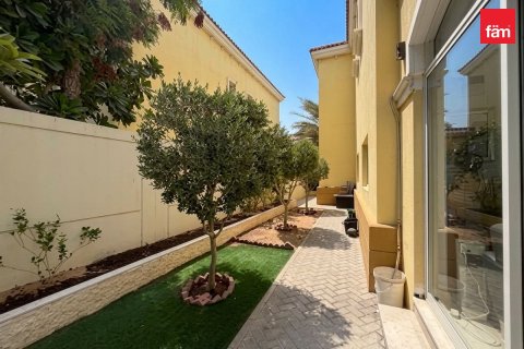 3 bedrooms Villa in Jumeirah Park, UAE No. 185999 6