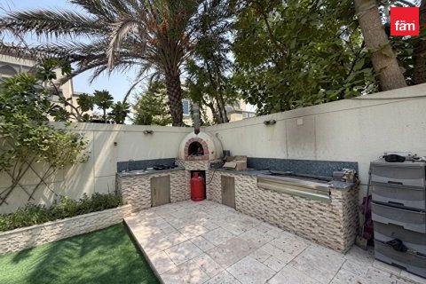 3 bedrooms Villa in Jumeirah Park, UAE No. 185999 17