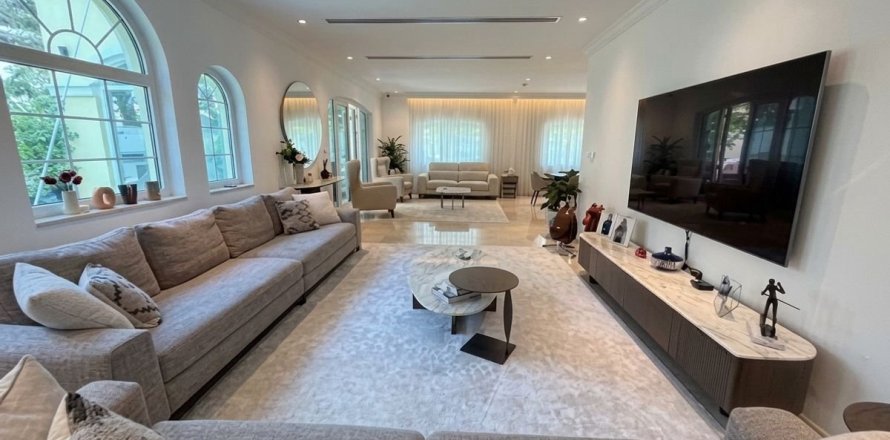 3 bedrooms Villa in Jumeirah Park, UAE No. 185999