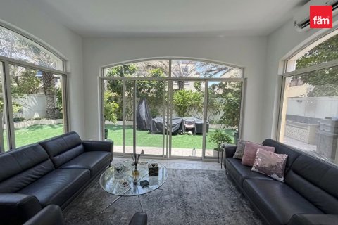 3 bedrooms Villa in Jumeirah Park, UAE No. 185999 4