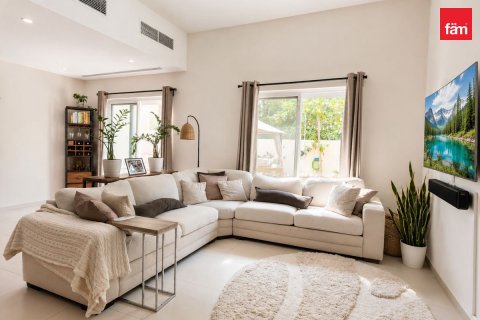3 bedrooms Villa in Dubai, UAE No. 185993 3