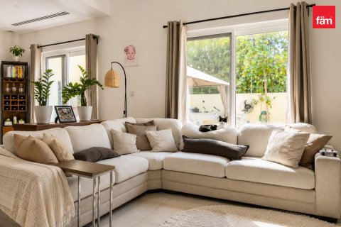 3 bedrooms Villa in Dubai, UAE No. 185993 4