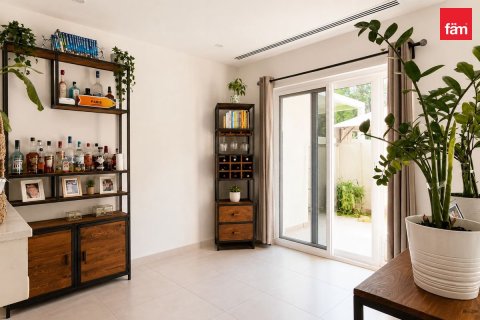 3 bedrooms Villa in Dubai, UAE No. 185993 11