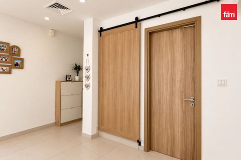 3 bedrooms Villa in Dubai, UAE No. 185993 9