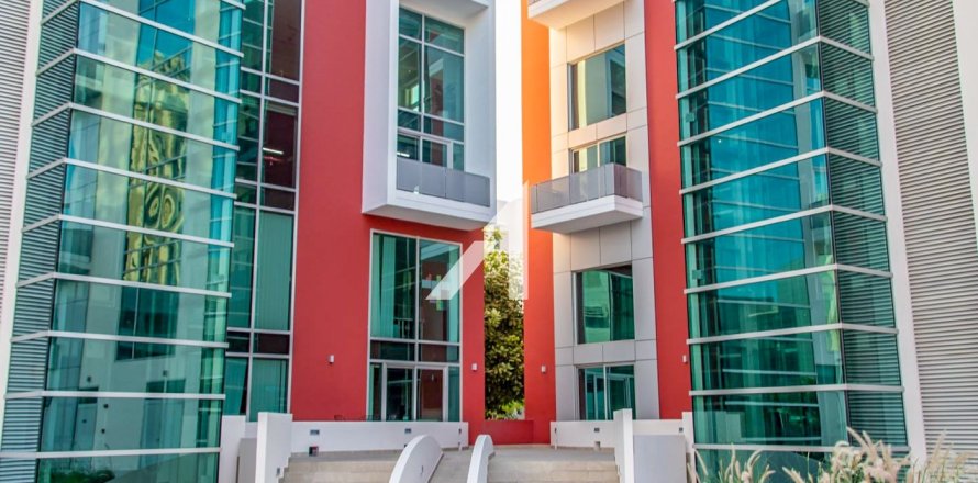 79m² Office in Dubai Media City, UAE No. 144051