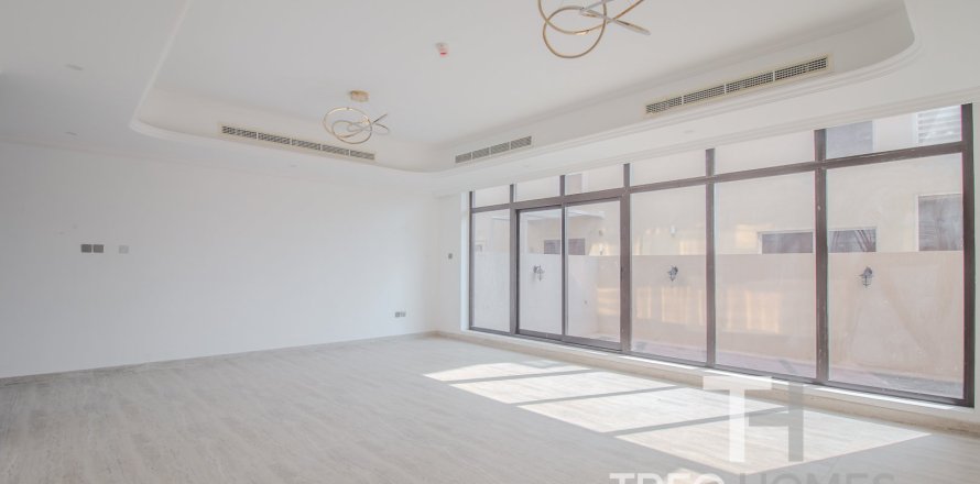 4 bedrooms Townhouse in Jumeirah Village Triangle, UAE No. 81780