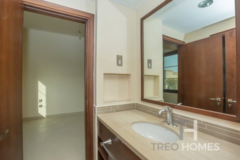 Villa de 4 chambres à Casa, UAE No. 81777 18